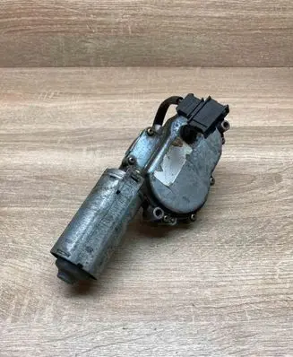Volkswagen Golf III Rear window wiper motor 1397220313