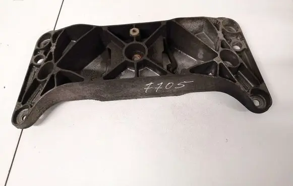BMW 5 GT F07 Engine mounting bracket 6781222