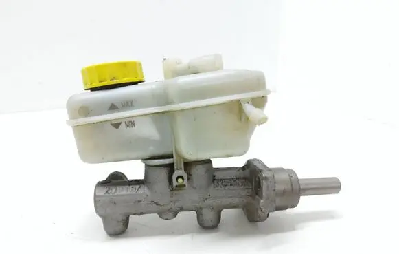 Skoda Fabia Mk2 (5J) Master brake cylinder X5617