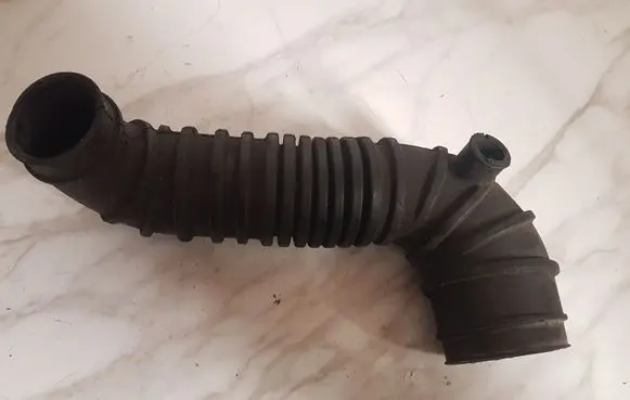 Mitsubishi Pajero Turbo air intake inlet pipe/hose