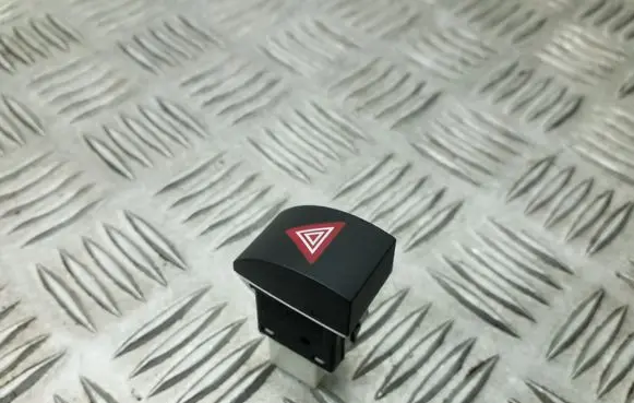 Skoda Octavia Mk2 (1Z) Hazard light switch 1Z0953235B
