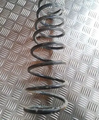 Toyota Avensis T220 Rear coil spring
