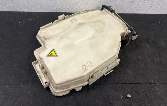 BMW 3 E90 E91 Fuse box cover 7544575 58650910