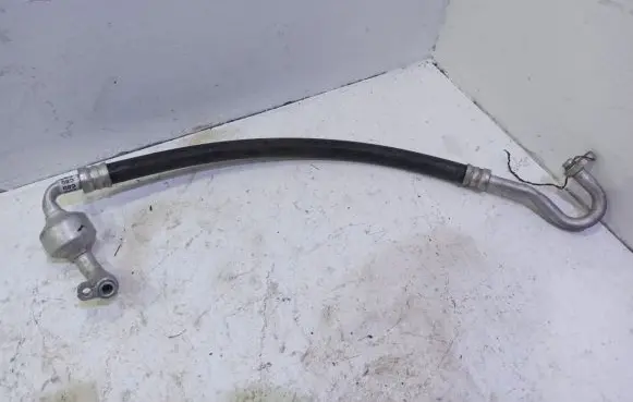 KIA Sportage Air conditioning (A/C) pipe/hose 977632E100
