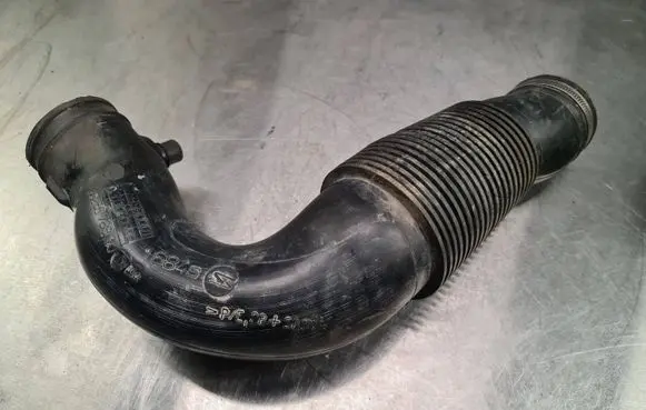 Peugeot 206 Air intake hose/pipe 9625678980 0203040508