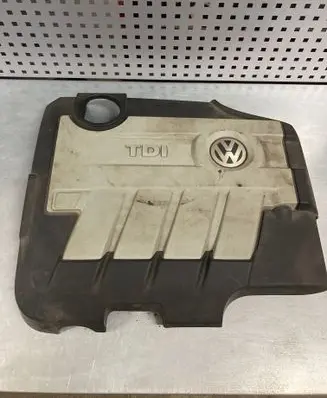 Volkswagen PASSAT B7 Engine cover (trim) 03L103925AE