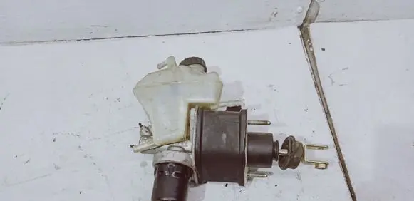 Mercedes-Benz CLS C219 Master brake cylinder A2114300302 0204251302 0204221045