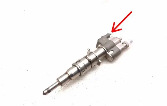 BMW 1 E82 E88 Fuel injector 7589048 758904808