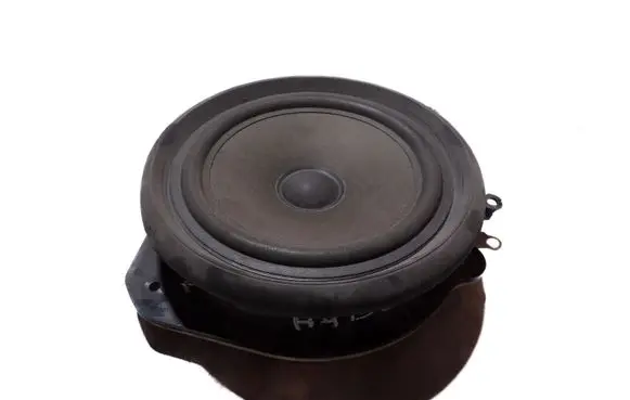 Audi A4 S4 B7 8E 8H Front door speaker 8E0035411