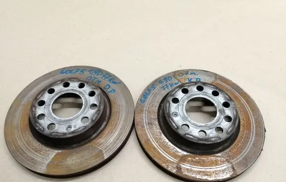 Volkswagen Golf V Front brake disc