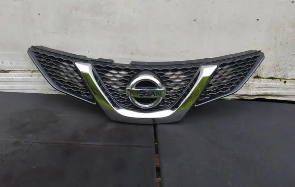 Nissan Qashqai Front bumper upper radiator grill A0855479