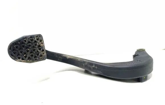 BMW 1 E82 E88 Clutch pedal 6762250