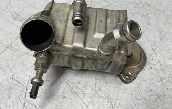Opel Insignia B EGR valve cooler 55484809