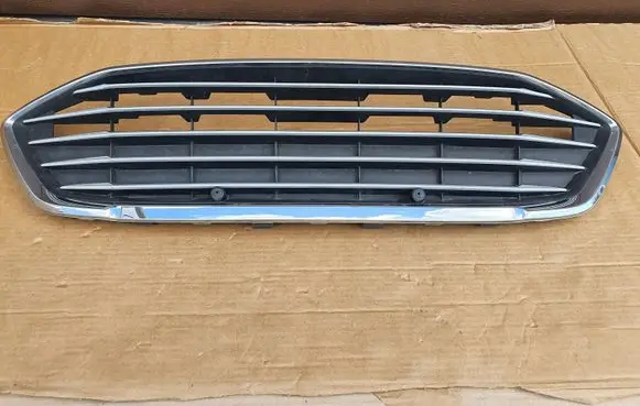 Ford Focus Front bumper upper radiator grill JX7B8C436A