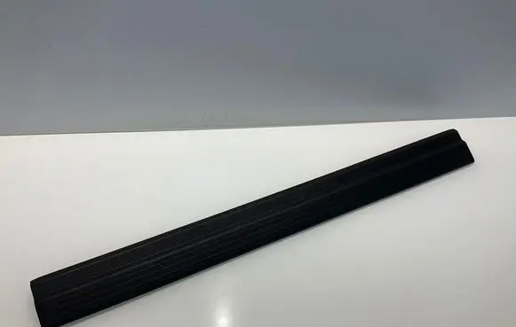 Front sill trim cover