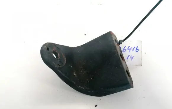 Hyundai Santa Fe Engine mounting bracket