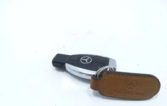 Mercedes-Benz E W212 Ignition key/card 2010DJ1439