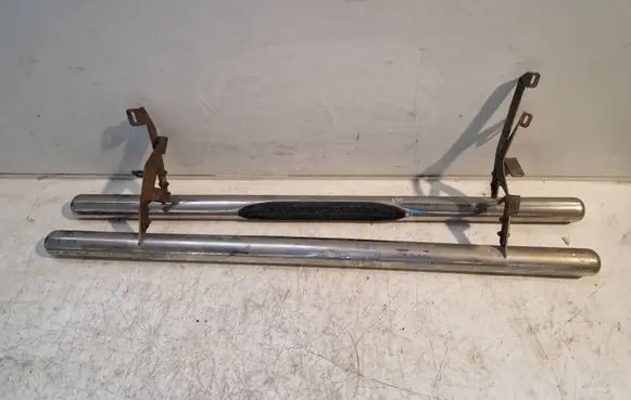 Suzuki Grand Vitara II Sill