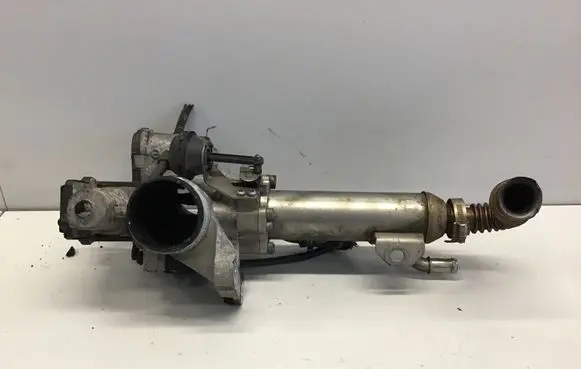 Volvo C70 EGR valve cooler 8692720 07W316 0281002