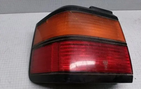 Volkswagen PASSAT B3 Rear/tail lights 357945257