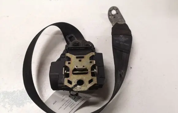Volkswagen Polo Rear seatbelt 43594