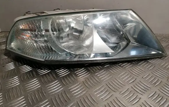 Skoda Octavia Mk2 (1Z) Headlight/headlamp