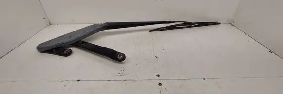 Nissan Almera Tino Front wiper blade arm