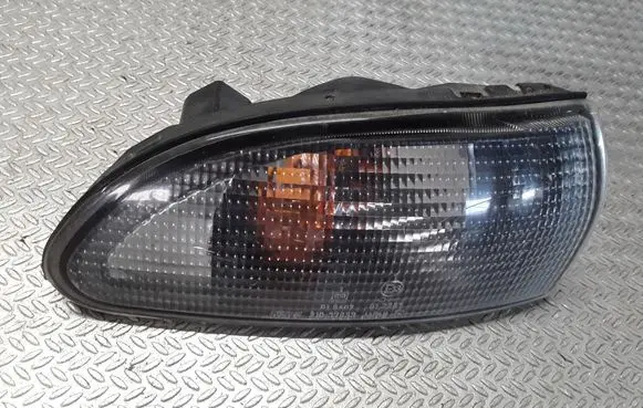 Mitsubishi Galant Front indicator light 21037833