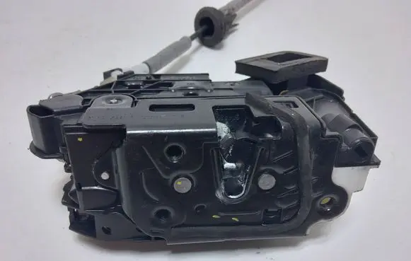 Audi A4 S4 B8 8K Front door lock 5E1837016