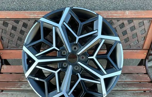 Hyundai Tucson IV NX4 R19 alloy rim 