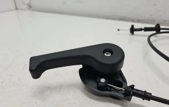 KIA Ceed Engine bonnet (hood) release handle