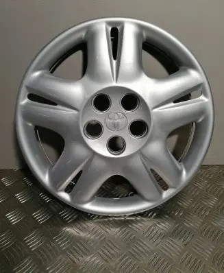 Toyota Corolla E120 E130 R15 wheel hub/cap/trim 4260205061