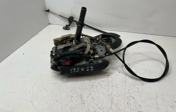 BMW 7 E38 Gear shifter/selector 1422557