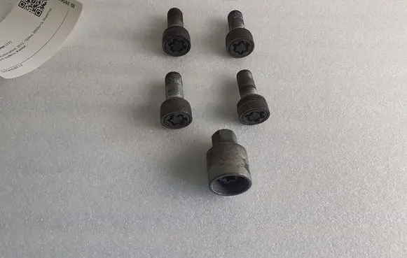 Volkswagen Sharan Nuts/bolts 