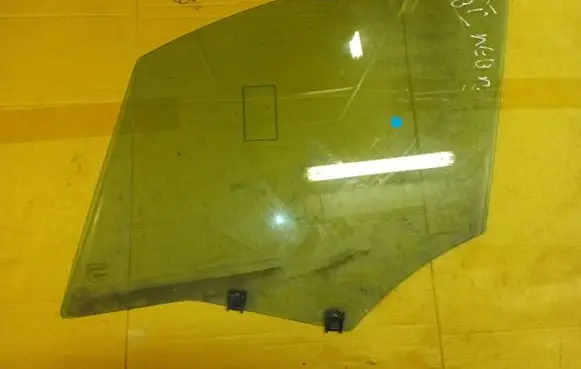 Citroen Berlingo Front door window glass four-door