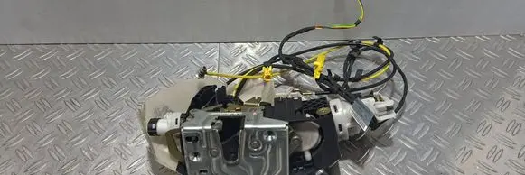 Mercedes-Benz S W220 Rear door lock 2207305935