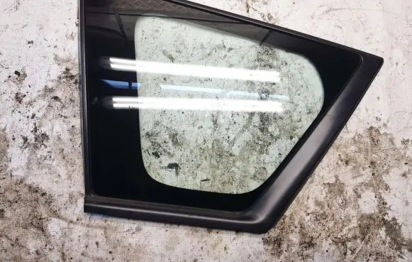Mitsubishi Outlander Rear side window