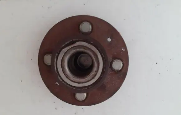 Honda Insight Rear wheel hub HUB22739