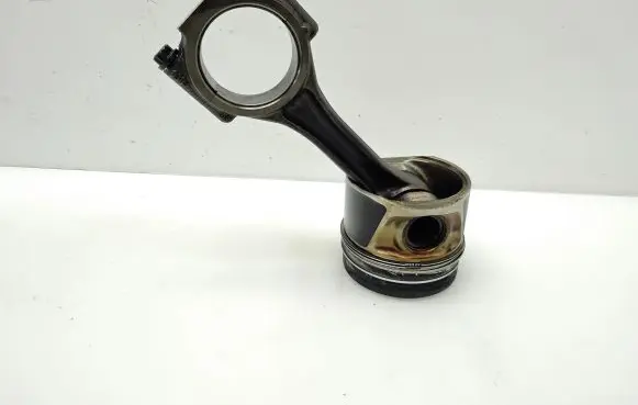 Volkswagen Crafter Piston with connecting rod V400 038J