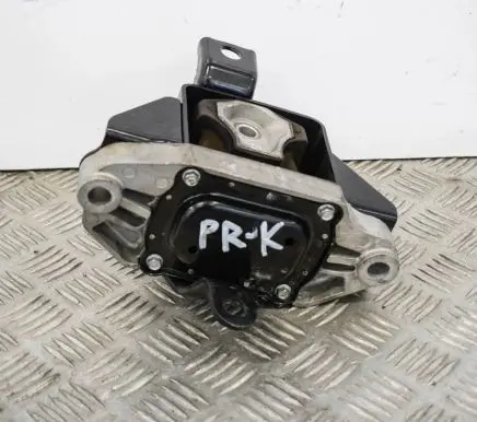 Hyundai Tucson TL Engine mount bracket