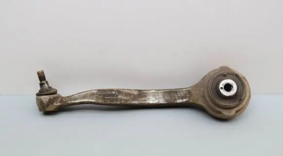 Mercedes-Benz C W204 Front lower control arm/wishbone A20304