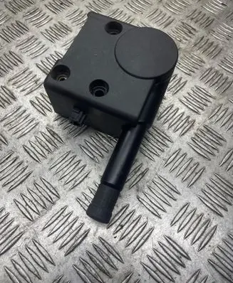 Mercedes-Benz E W211 Switch for retractable tow bar 051640006