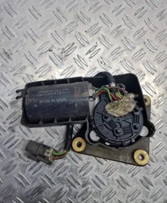 Nissan Serena Wiper motor 9390332214 964366