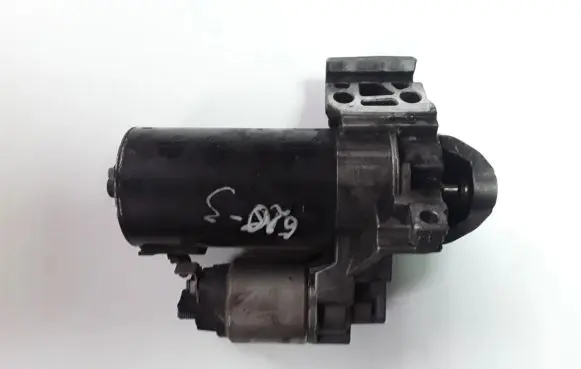 BMW 5 F10 F11 Starter motor 8570238