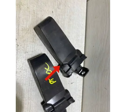 Skoda Octavia Mk3 (5E) Rear door check strap stopper 5E0839267A