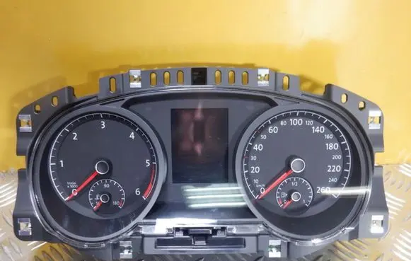 Volkswagen Golf VII Speedometer (instrument cluster) 5G1920641A