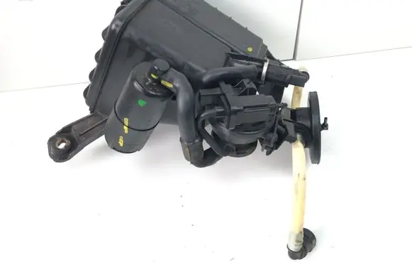 Active carbon filter fuel vapour canister