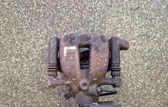 Volkswagen Caddy Rear brake caliper