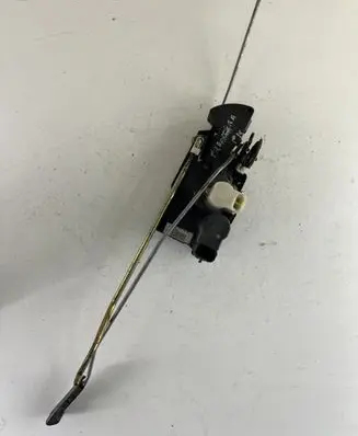 Opel Frontera B Front door lock 16637561 1663756