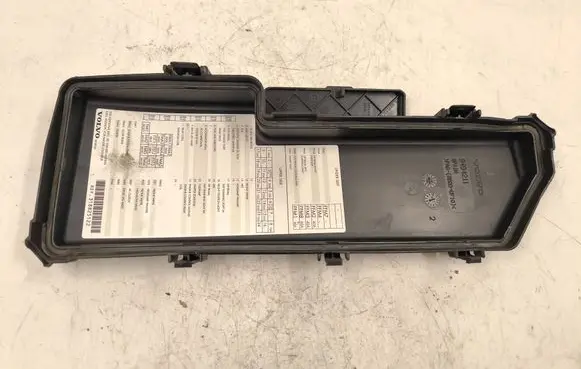 Volvo V70 Fuse box cover 9494211